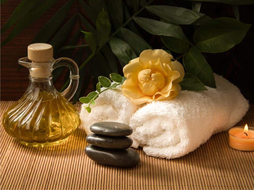 Top 10 loại tinh dầu trong Spa hay sử dụng