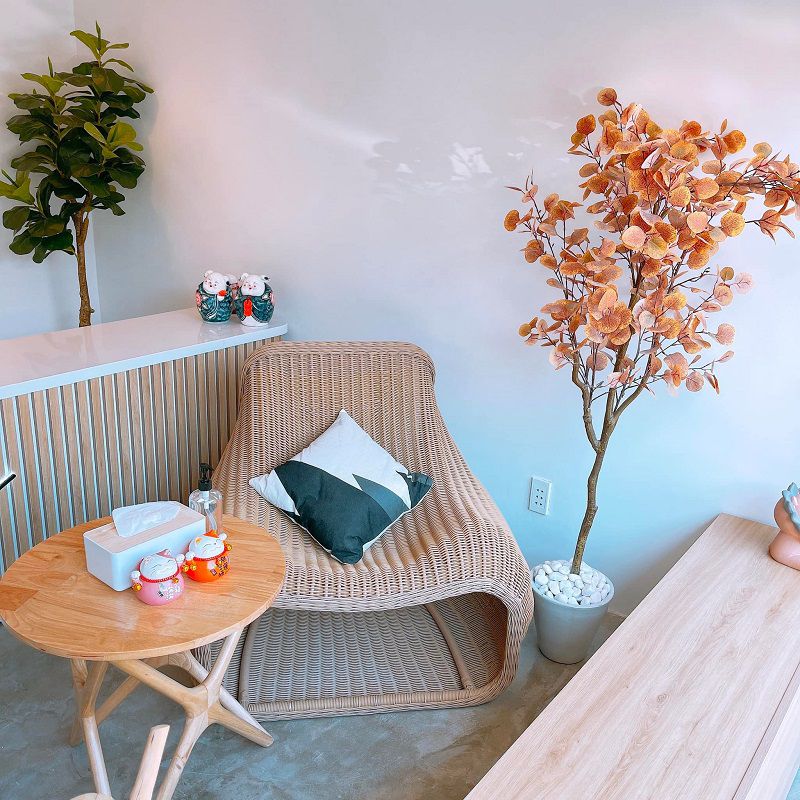 Thi công Spa - Nail tông màu trắng hiện đại