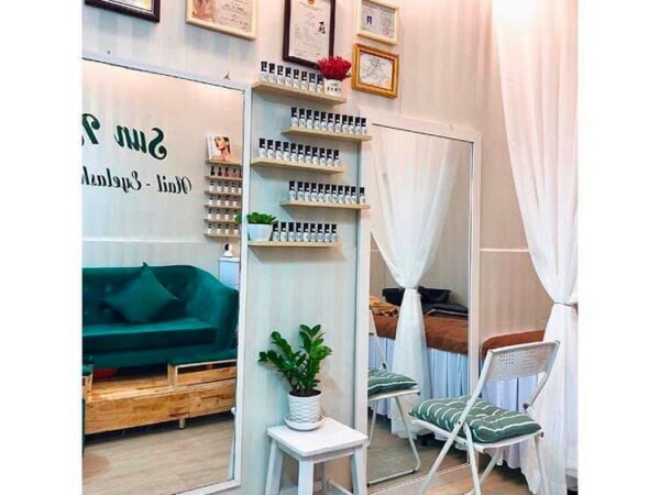 Thi công Spa - Nail tông màu trắng hiện đại