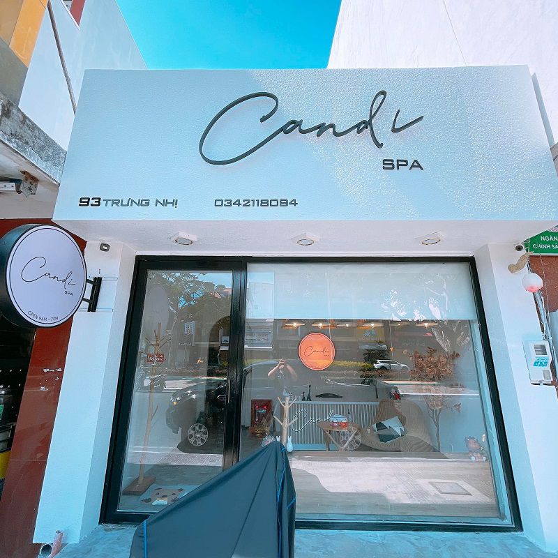 Thi công Spa - Nail tông màu trắng hiện đại