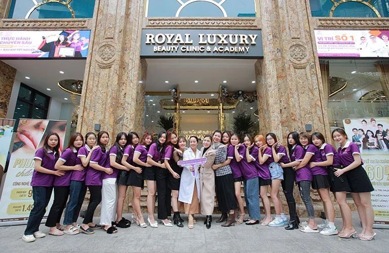 Học viện Thẩm mỹ Royal
