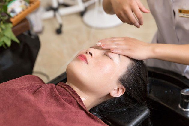 Hình ảnh gội đầu dưỡng sinh thảo dược