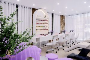Thiết Kế Spa Đẹp Tone Màu Tím Mộng Mơ