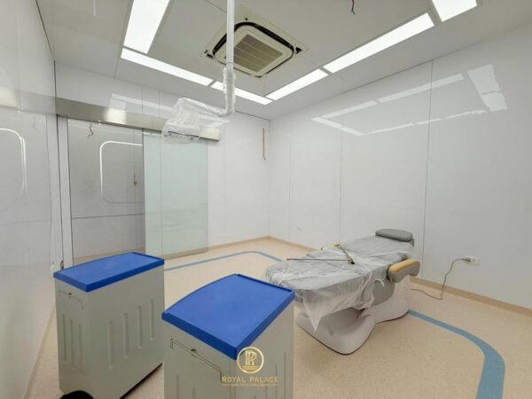 Thi công phòng khám Huyền Châu Beauty